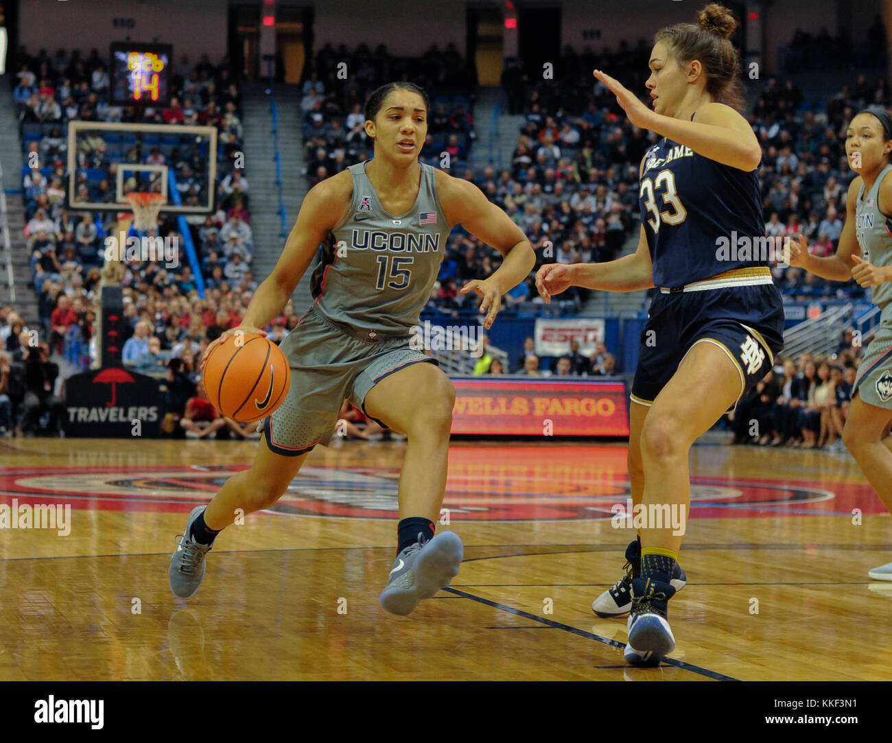 Hartford, CT, USA. 19Th Mar, 2017. Gabby Williams (15) de l'Uconn Huskies ressemble à tourner pendant un match contre les Notre Dame Fighting Irish au XL Center à Hartford, CT. Gregory Vasil/CSM/Alamy Live News Banque D'Images