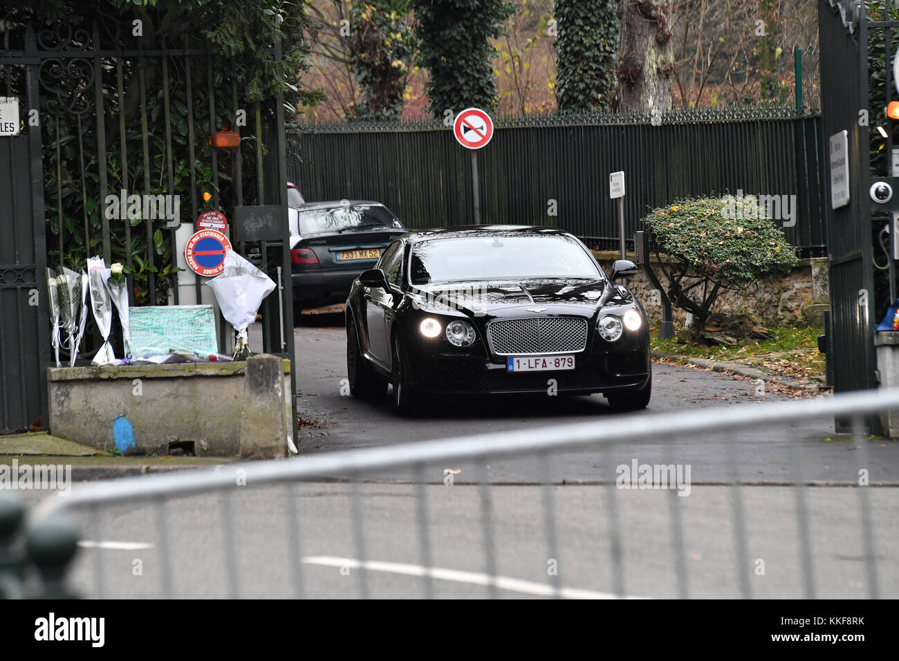Marne la coquette, France. 08Th dec 2017. julien mattia / le pictorium - décès de johnny hallyday - 06/12/2017 - France / marne la coquette - jean-Claude camus, producteur historique de johnny hallyday. après la mort de johnny hallyday dans la nuit du 5 au 6 décembre 2017, ses amis et parents aller à Marne-la-Coquette à son domicile pour lui rendre hommage. Credit : le pictorium/Alamy live news Banque D'Images