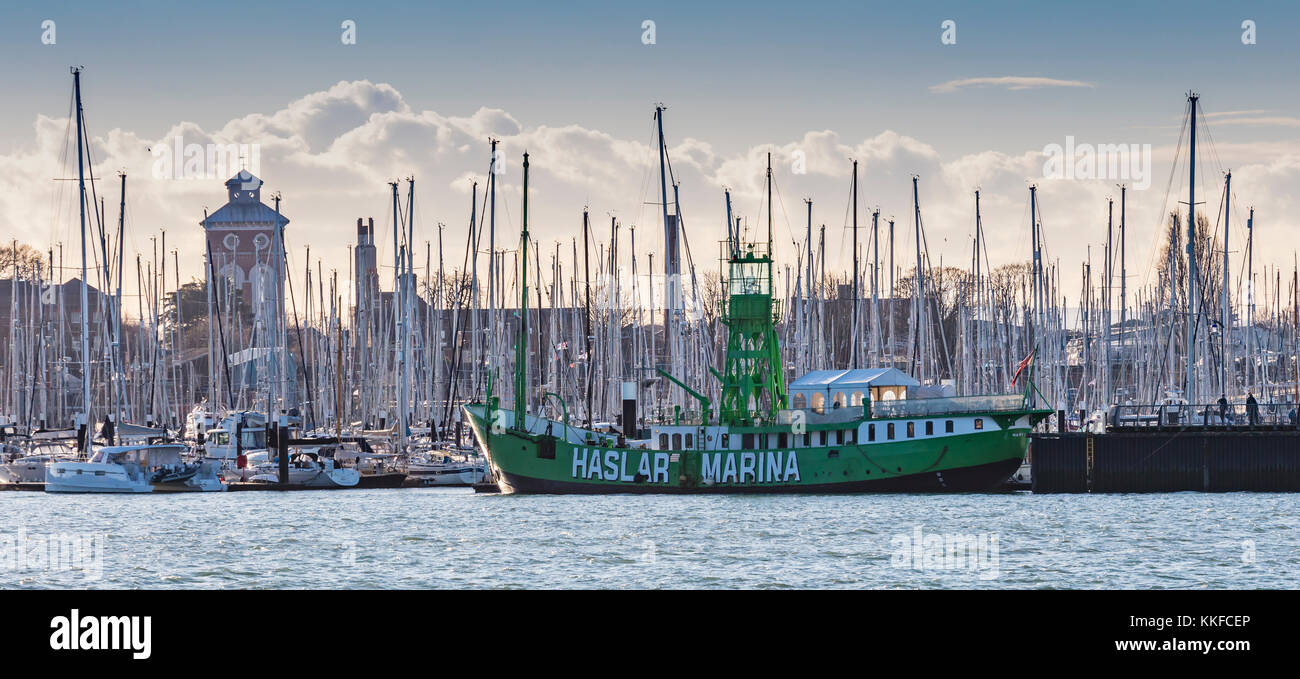 Mâts, haslar marina, Gosport, le port de Portsmouth, Hampshire, Angleterre, Grande-Bretagne, Royaume-Uni Royaume-Uni Novembre 2017 Banque D'Images