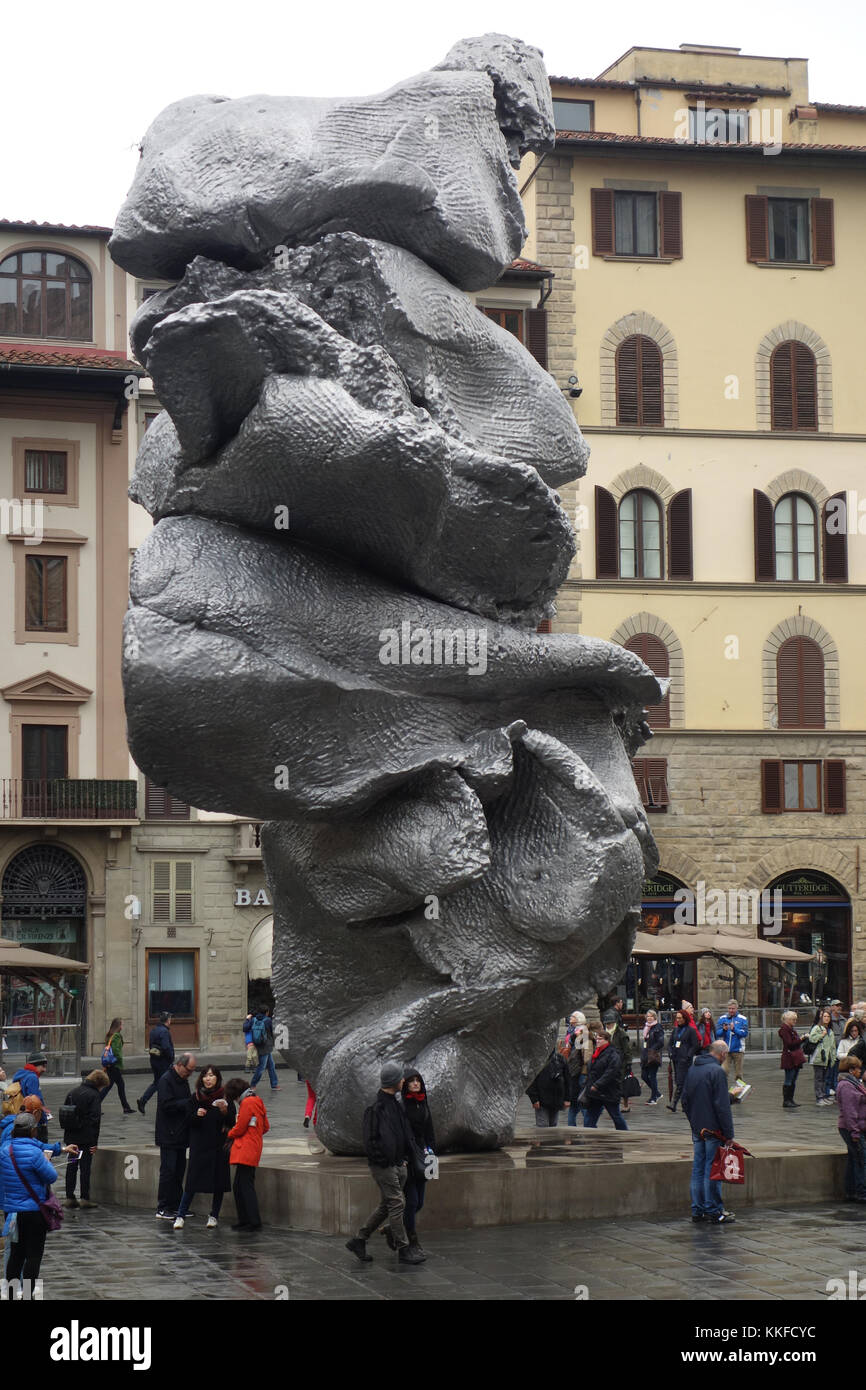 FLORENCE, ITALIE - 7 NOVEMBRE 2017 : l'œuvre de l'artiste suisse Urs Fischer, « Big Clay », sur la place Signoria Banque D'Images