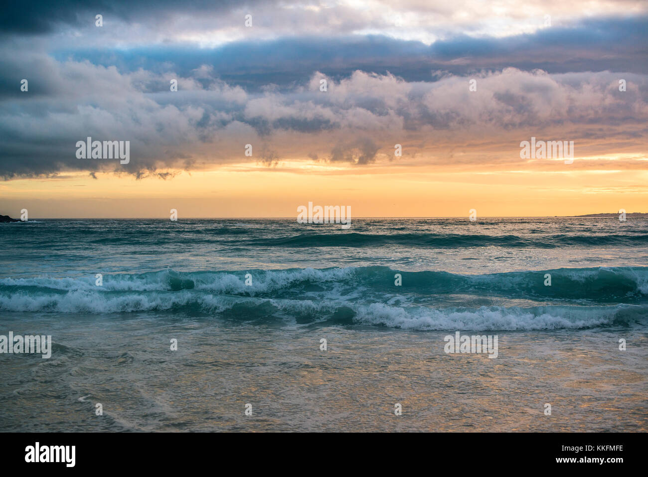 Plage Au Coucher Du Soleil, Big Bay, Le Cap, Afrique Du Sud Banque D'Images
