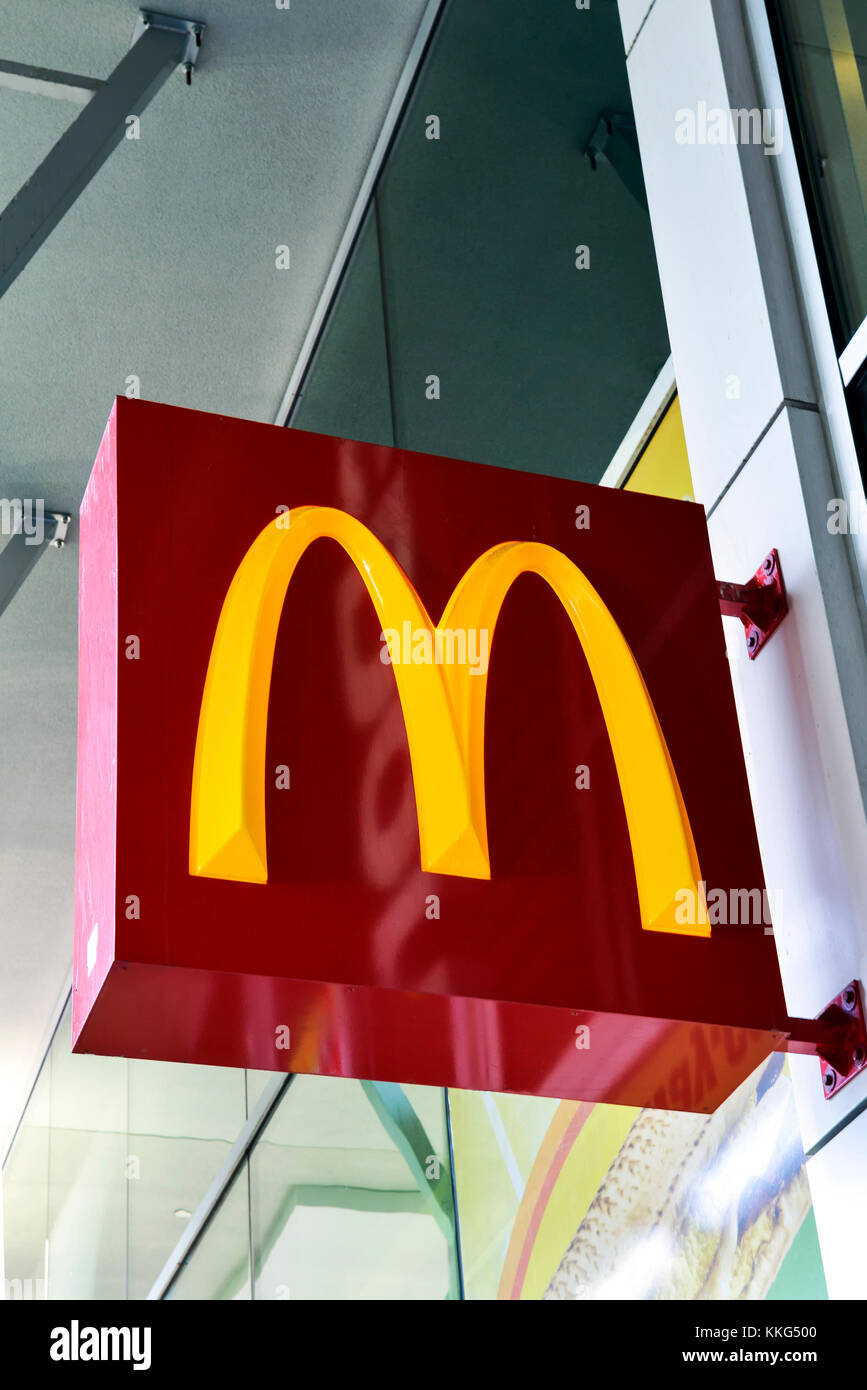 Un restaurant McDonalds signe sur le Strip de Las Vegas. Banque D'Images