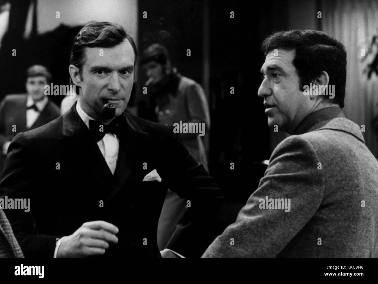Hugh Hefner et le comédien Soupy Sales sont apparus sur Playboy After Dark en 1970, soulignant le mélange de divertissement et de culture des célébrités à l'époque. Le spectacle mettait en vedette des personnalités éminentes de divers secteurs du divertissement. Banque D'Images