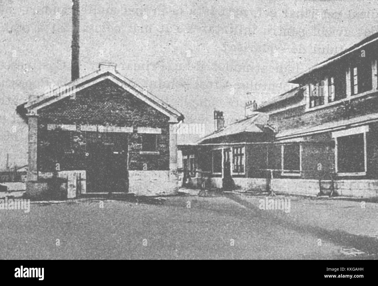Noul stabiliment de ecarisaj, ou nouvel abattoir, est une usine industrielle moderne située en Roumanie. Cette vue de l'ouest met en valeur son architecture et ses environs. Banque D'Images