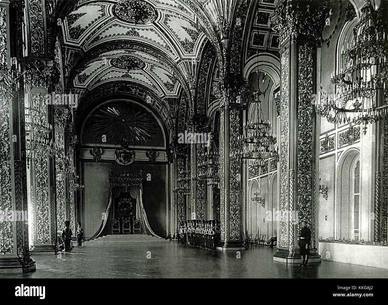Le Grand Palais du Kremlin à Moscou a été le site d'événements historiques importants, y compris le couronnement en 1896 du tsar Nicolas II. Son architecture reflète la grandeur impériale russe. Banque D'Images