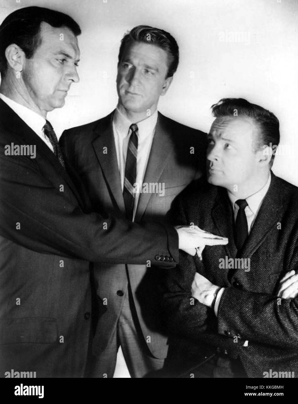 The New Breed est une série dramatique policière américaine diffusée sur ABC du 3 octobre 1961 au 5 juin 1962, avec 36 épisodes. La série met en vedette Leslie Nielsen dans le rôle de Lt. Price Adams, dirigeant une équipe de détectives de Los Angeles luttant contre le crime organisé. Banque D'Images