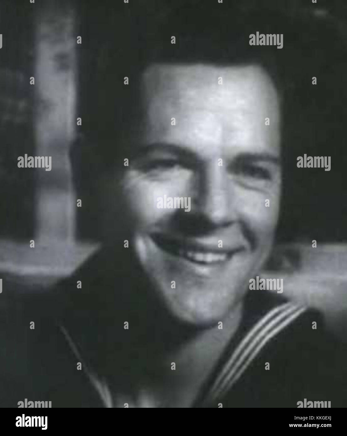 Donald Woods, un acteur, est apparu dans la bande-annonce du film de 1953 *Sea Devils*. Le film présente un mélange d'aventure et de drame, avec Woods jouant un rôle de premier plan. Banque D'Images