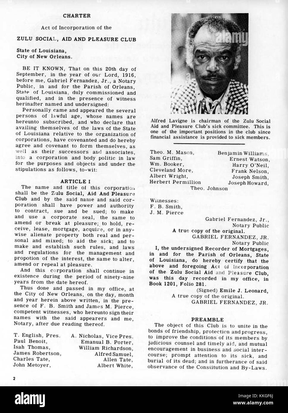 Cette image capture la célébration du mardi gras du Zulu social Aid and Pleasure Club en 1974. Le Zulu Club est une organisation afro-américaine notable qui participe aux défilés de mardi gras à la Nouvelle-Orléans. Banque D'Images