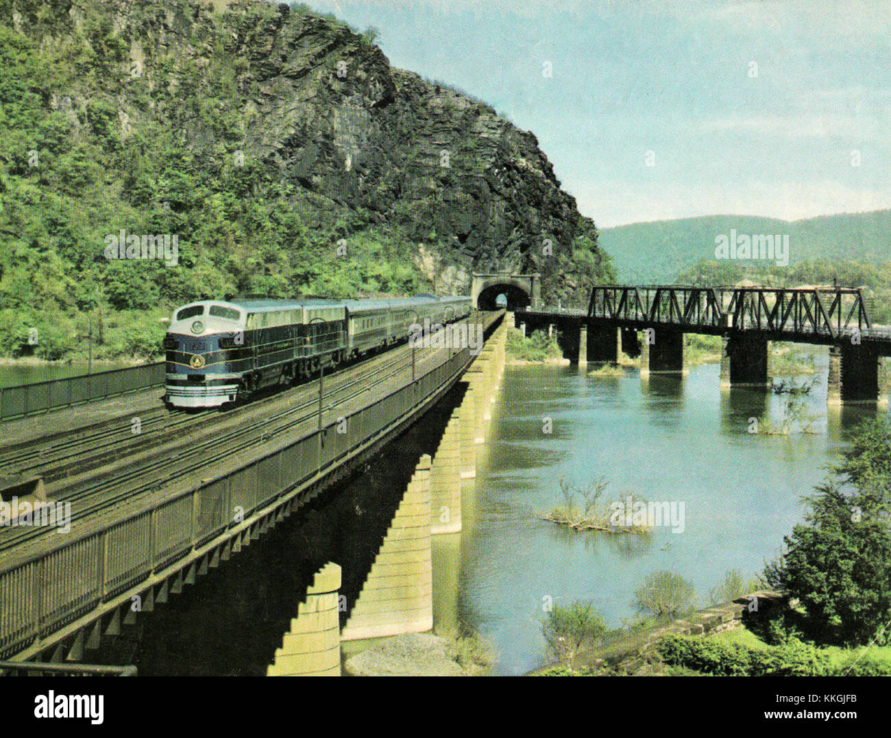 Le Columbian était un train de voyageurs de luxe exploité par le Baltimore and Ohio Railroad. Il était connu pour son design élégant et son service de haute qualité pendant ses années d'exploitation. Banque D'Images