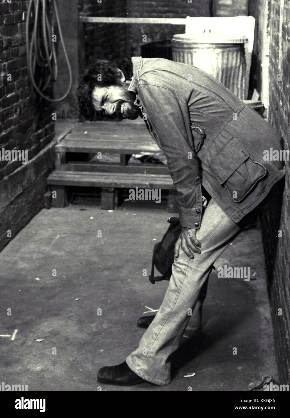 David Birney a interprété le personnage de Serpico dans le téléfilm de 1976, donnant vie à l'histoire de l'officier de la police de New York connu pour sa lutte contre la corruption. Banque D'Images