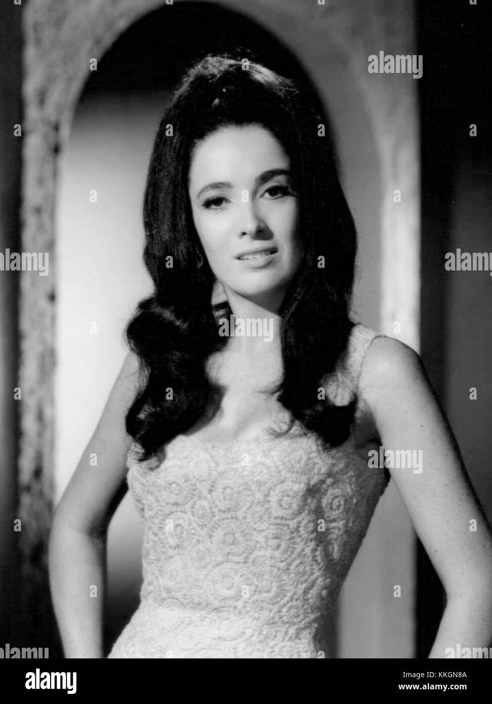 Linda cristal, actrice Argentine, connue pour son rôle dans la série télévisée *The High Chaparral* (1967), où elle incarne Victoria Cannon dans ce drame occidental. Banque D'Images