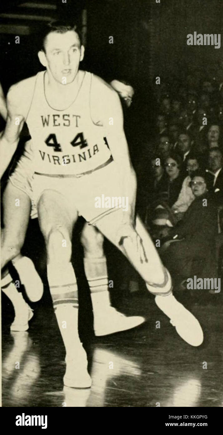 Rod Thorn est un ancien joueur de basket-ball professionnel, connu pour ses contributions à la NBA, à la fois en tant que joueur et plus tard en tant que cadre. Banque D'Images