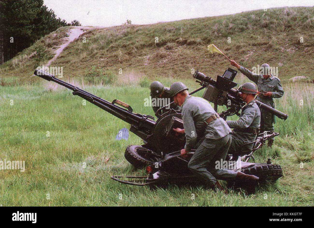 Le ZUR-23-2S est un système de canon antiaérien à double canon de fabrication soviétique, conçu pour la défense militaire. Il est équipé de radars et de technologies de ciblage pour les opérations de défense aérienne. Banque D'Images