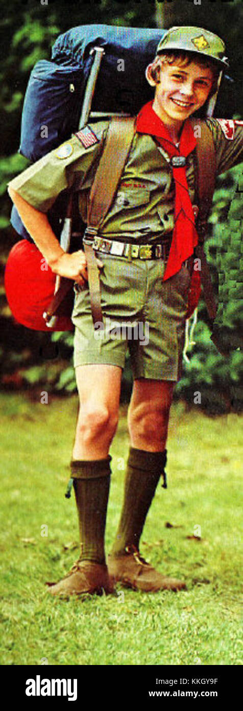 Photographie d'un uniforme des Boy Scouts of America de 1974, présentant le design et l'insigne de cette époque. Banque D'Images