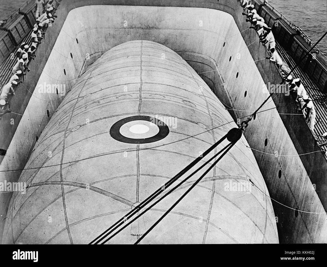 Un ballon cerf-volant attaché dans le puits de l'U.S.S. Wright a servi de première forme de reconnaissance. Le ballon a été utilisé pour recueillir des renseignements et fournir un point d'observation à haute altitude pendant les opérations militaires. Banque D'Images