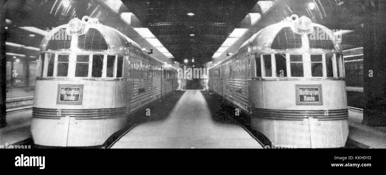 Les Twin Cities Zephyrs étaient un service ferroviaire remarquable dans les années 1930 reliant Minneapolis et Chicago. Cette photo de 1935 montre le train à une gare, mettant en évidence le transport luxueux et efficace de l'époque. Banque D'Images