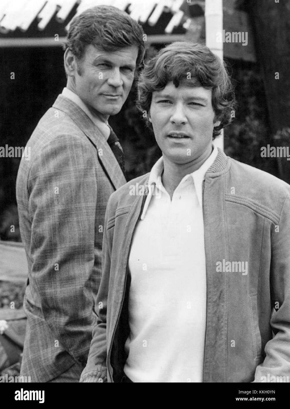 Une image de la série télévisée de 1975 'police Story' mettant en vedette les acteurs Don Murray et Michael Anderson Jr., représentant une scène de ce drame criminel populaire. Banque D'Images