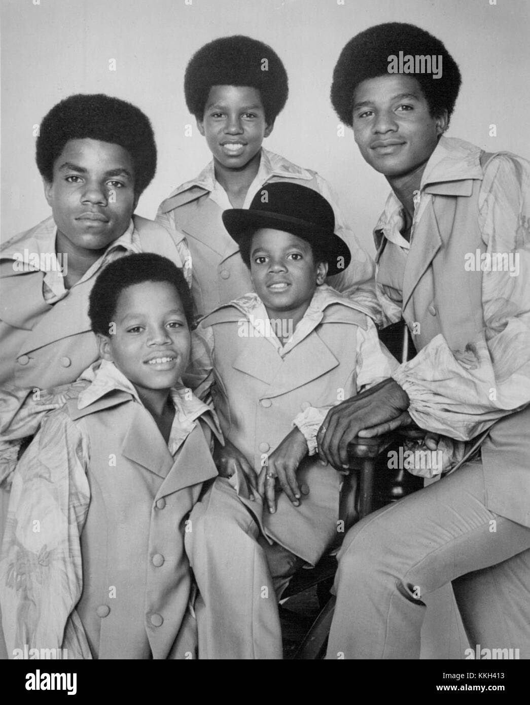 Les Jackson 5, comprenant les frères Jackie, Tito, Jermaine, Marlon, et Michael, signé avec Motown en 1969. Leur premier single, 'I Want You Back', sorti plus tard dans l'année, atteint le n°1 du Billboard Hot 100, marquant une étape importante dans leur carrière. Banque D'Images