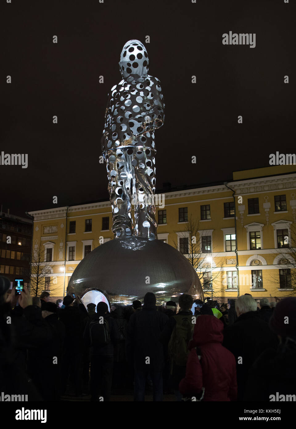 La sculpture en acier de Pekka Kauhanen représente un héros de la guerre d'hiver finlandaise 1939-40. Credit: Hannu Mononen/Alamy Live News Banque D'Images
