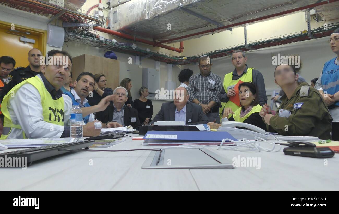 Nahariya, Israël. 30Th nov, 2017. Galilée medical center a pratiqué une guerre percer, absorbant de victimes blessées dans le nord d'Israël. Nahariya, Israël, le 30 octobre 2017. crédit : la cinquième royaume/Alamy live news Banque D'Images