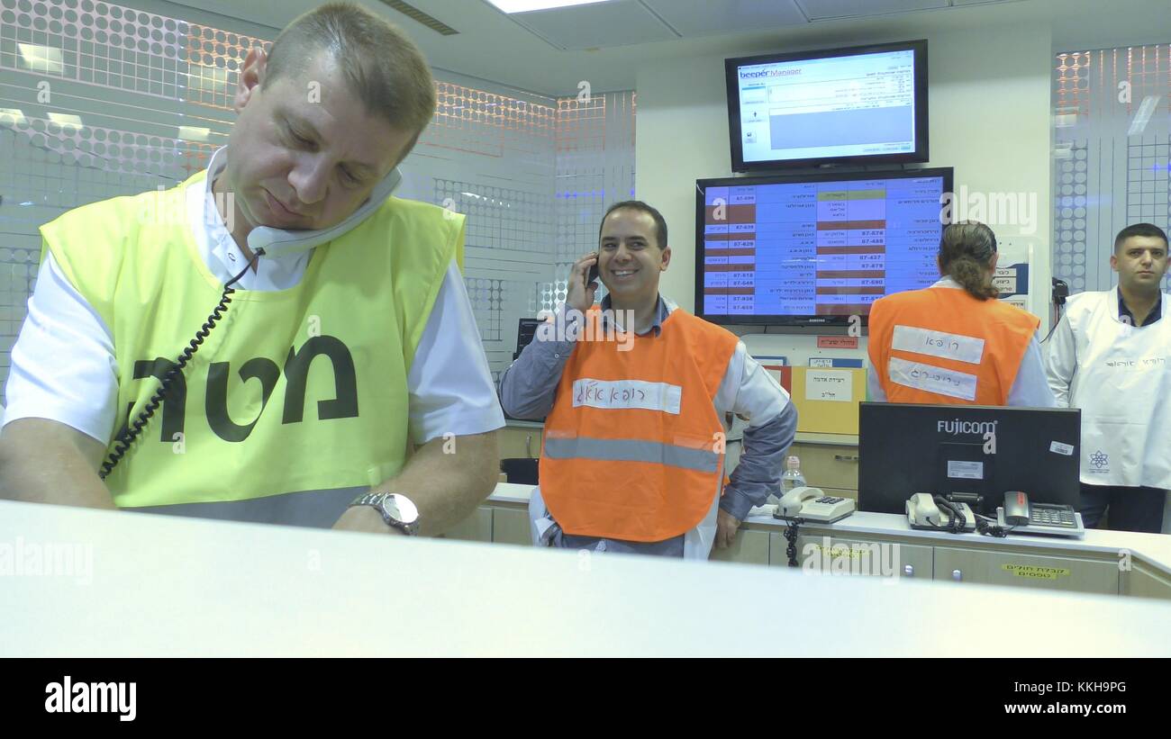 Nahariya, Israël. 30 novembre 2017. Galilee Medical Center a pratiqué un exercice de guerre, absorbant les victimes blessées du nord d'Israël. Nahariya, Israël, octobre 30 2017. Credit : The Fifth Kingdom/Alamy Live News Banque D'Images