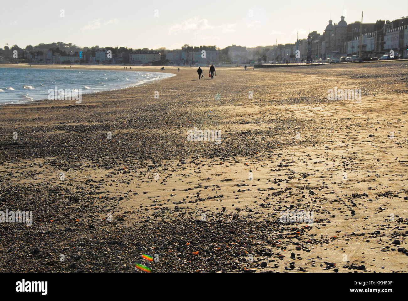 Portland, Dorset. 1 décembre 2017 - les gens profiter du beau plage de Weymouth sur le premier jour officiel de l'hiver crédit : Stuart fretwell/Alamy live news Banque D'Images