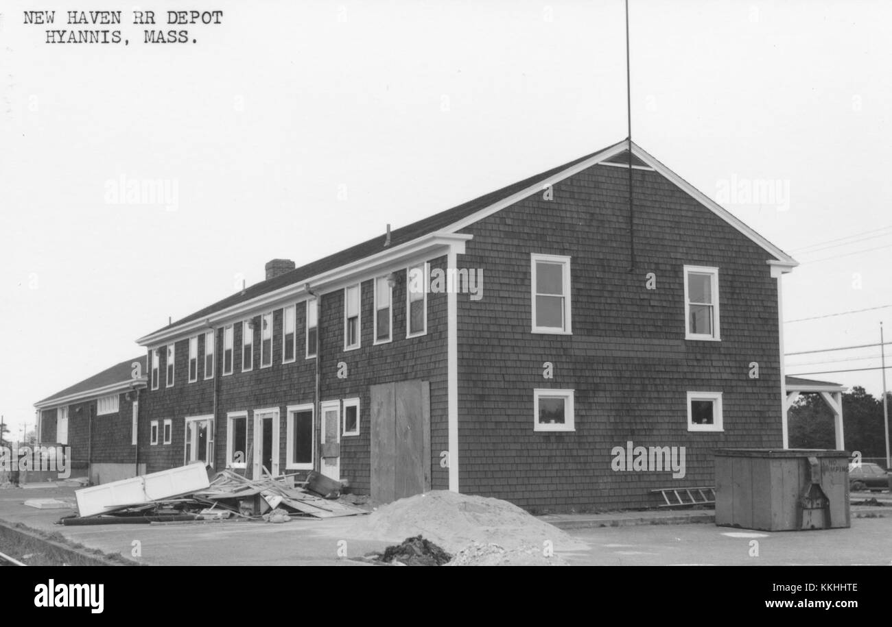 L'ancienne gare ferroviaire de Hyannis, Massachusetts, était une plaque tournante importante pour les transports dans la région au milieu du XXe siècle. Cette station a joué un rôle crucial dans le développement de l'économie et de l'infrastructure de la ville au cours des années 1970 Banque D'Images