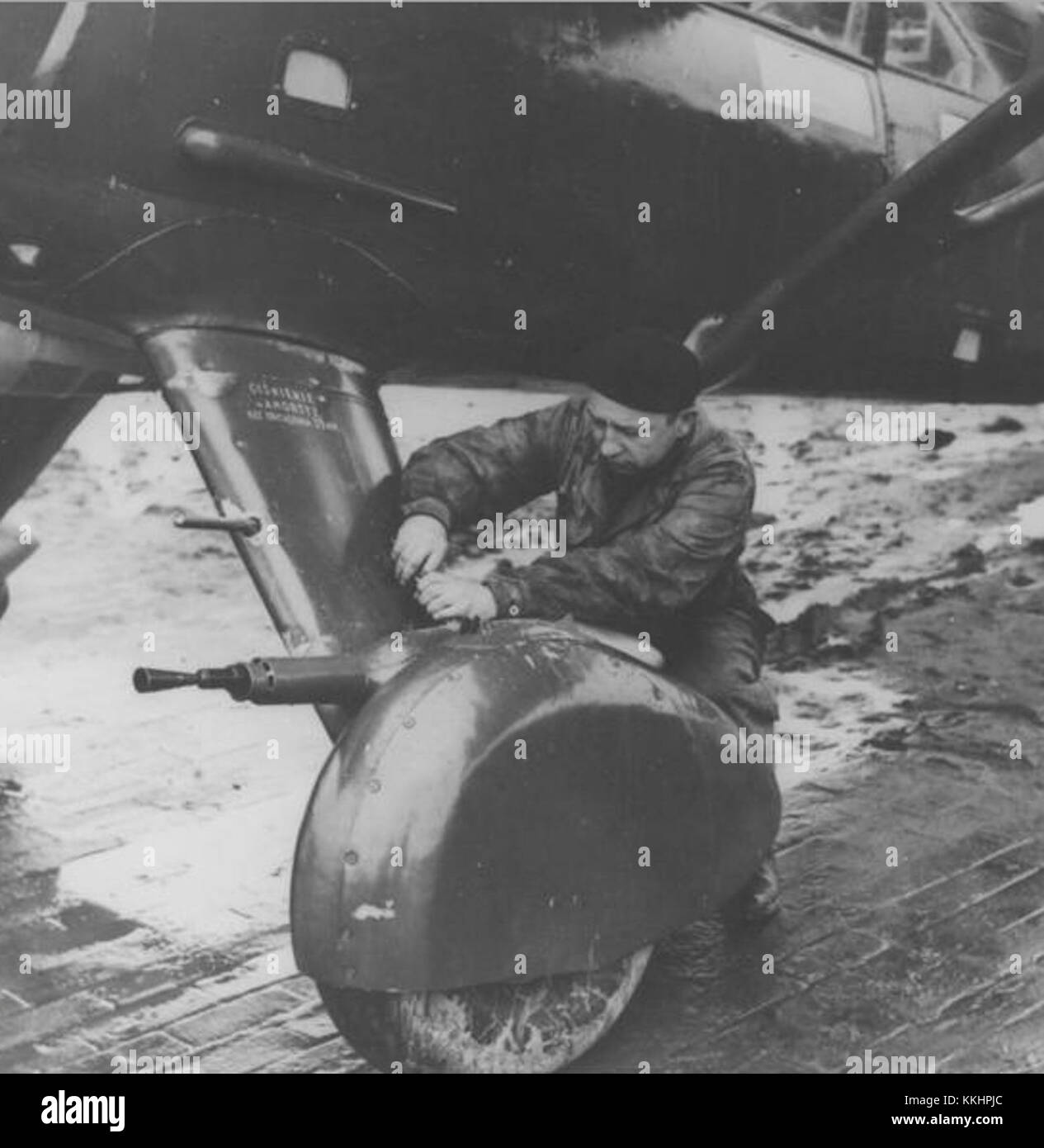 Le LWS-3 Mewa était un avion léger polonais utilisé pendant l'entre-deux-guerres. Ce modèle dispose d'une mitrailleuse montée dans le train d'atterrissage, une caractéristique notable de sa conception. Banque D'Images