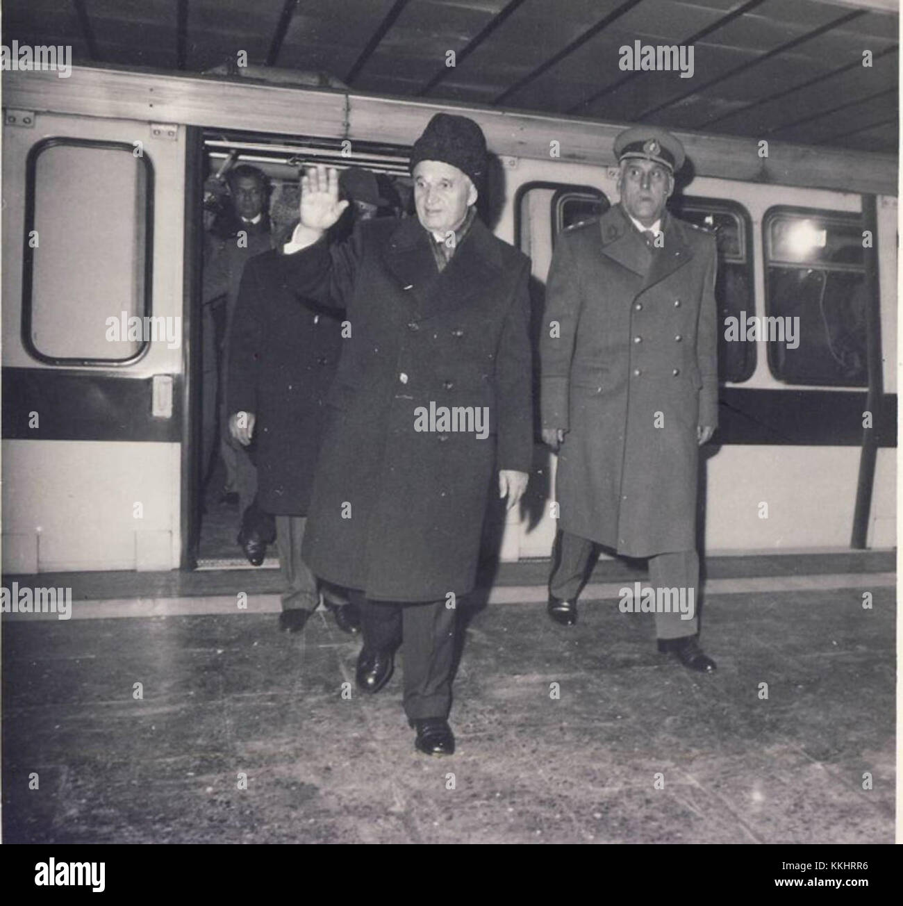 Le 28 décembre 1981, la deuxième section de la première ligne de métro a été inaugurée en Roumanie, marquant une étape importante dans l'infrastructure des transports publics du pays. Banque D'Images