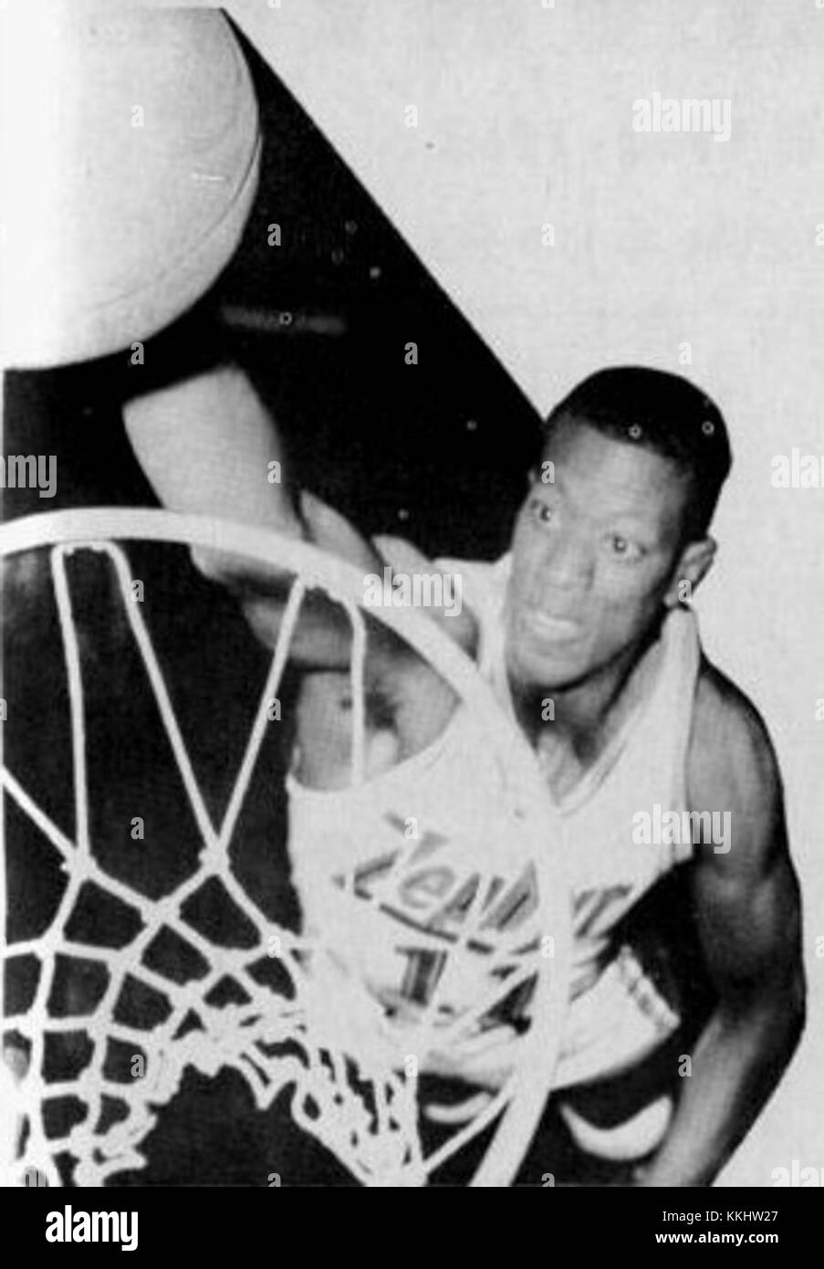 Bill McGill, un joueur de basket-ball américain, a joué comme centre en NBA dans les années 1960 Connu pour sa taille et ses compétences, McGill a été repêché par les Zephyrs de Chicago et a contribué au développement du basketball professionnel. Banque D'Images
