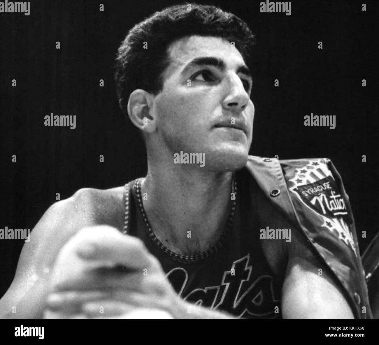 Dolph Schayes était un joueur de basket-ball professionnel américain et entraîneur, connu pour sa carrière en NBA, principalement avec les Nationals de Syracuse, puis comme entraîneur. Banque D'Images