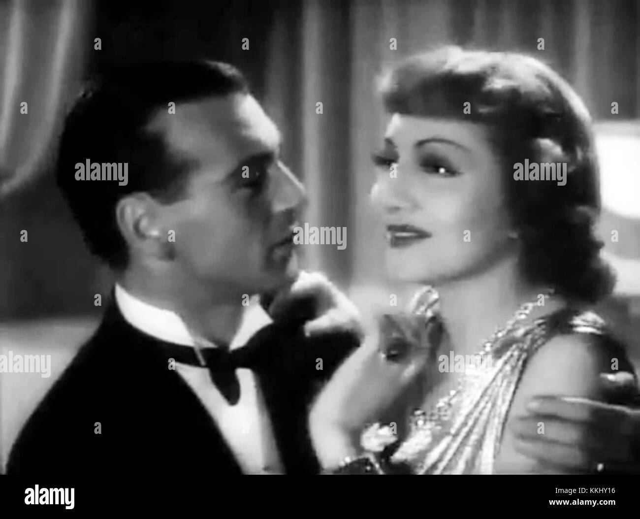 Gary Cooper a joué dans la comédie romantique de 1938 'la huitième femme de Barbe bleue'. Sa performance dans ce film faisait partie de sa carrière renommée dans le cinéma hollywoodien classique. Banque D'Images