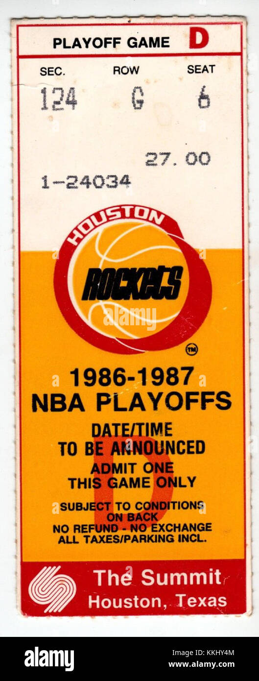 Les demi-finales de la NBA Western Conference 1987, match 2, entre les SuperSonics de Seattle et les Rockets de Houston, sont un match éliminatoire important, avec des enjeux élevés et une action de basket-ball intense. Banque D'Images
