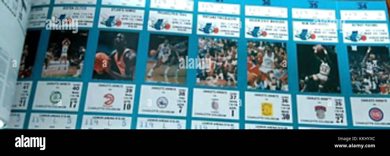 Ce carnet de billets de saison pour les Hornets de Charlotte 1988-89 contient des billets pour la saison inaugurale de l'équipe de basket-ball en NBA. Les débuts des Hornets ont marqué le début de l'histoire de la franchise et de la base de fans à Charlotte. Banque D'Images
