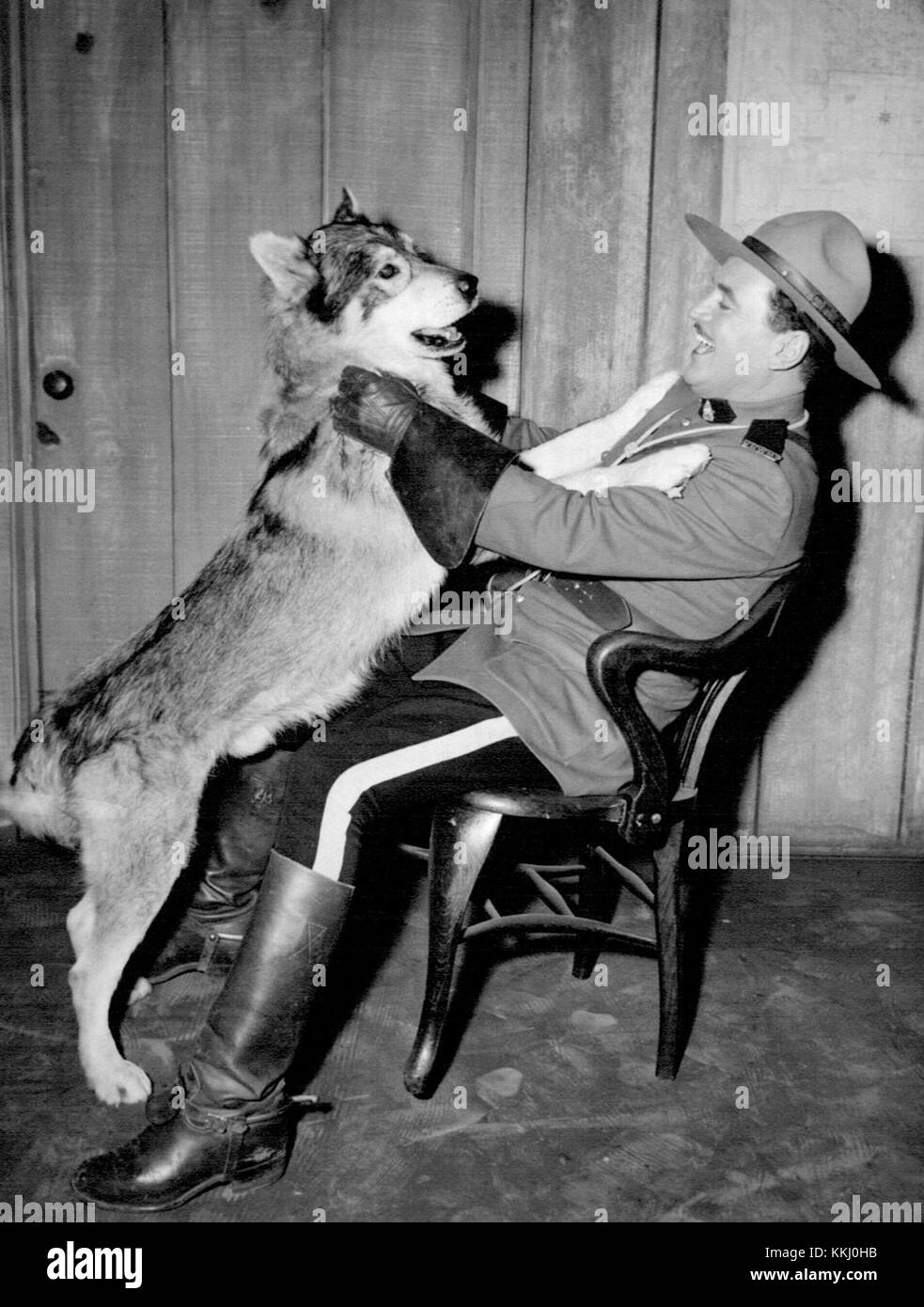 Le sergent Preston du Yukon est un personnage fictif connu pour ses aventures dans le territoire du Yukon. Ce titre fait référence à la populaire série radiophonique et télévisée mettant en vedette le personnage. Banque D'Images