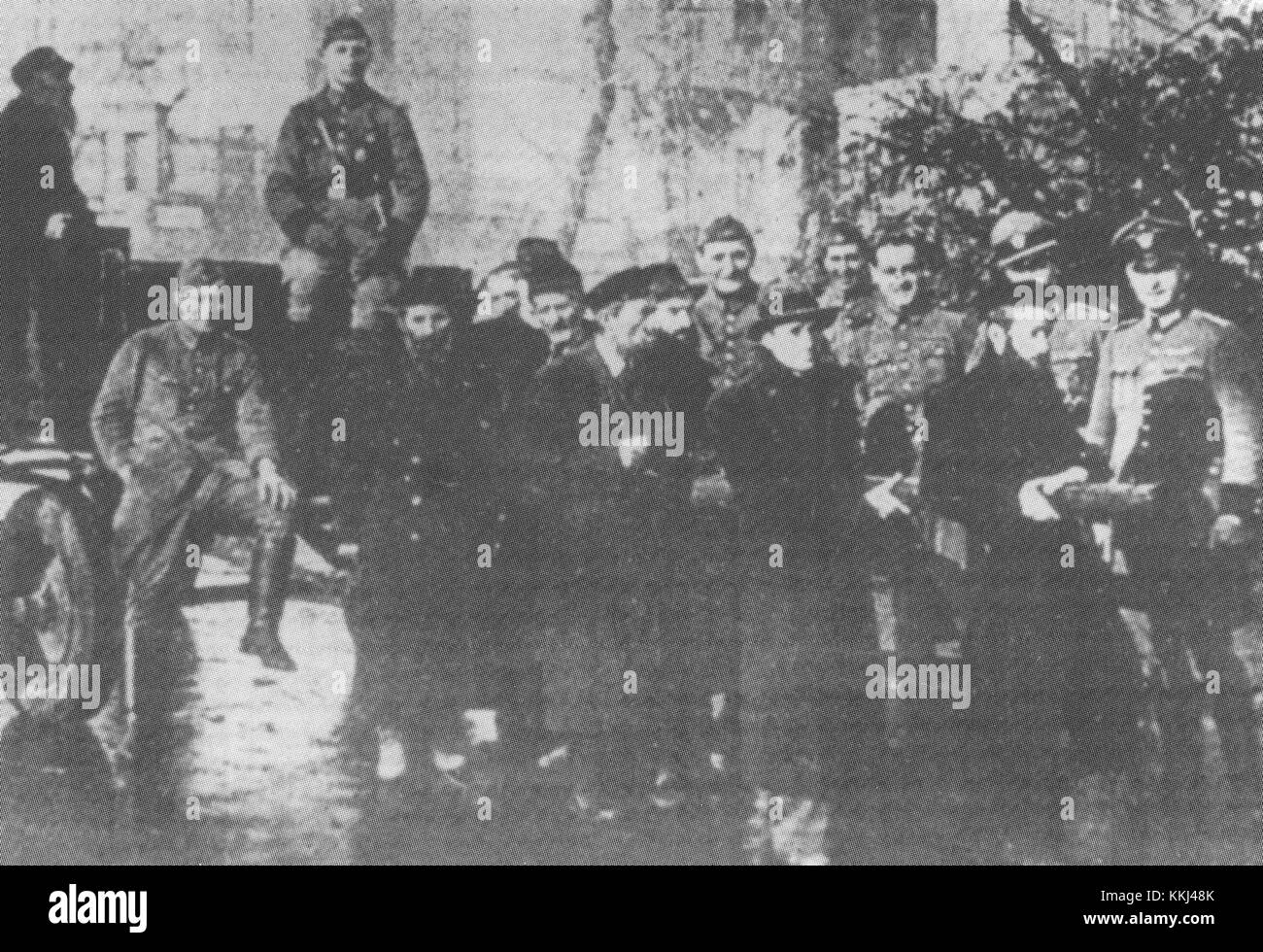 Pendant l'occupation allemande de Varsovie pendant la seconde Guerre mondiale, les résidents juifs ont été soumis à des traitements brutaux par les soldats allemands. Cette période marque l'une des périodes les plus sombres de l'histoire polonaise. Banque D'Images