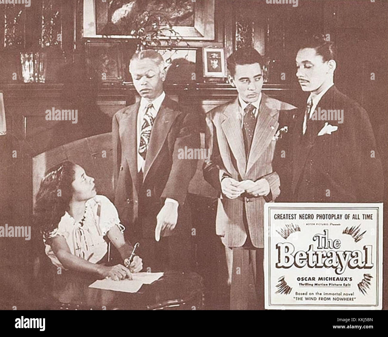 Betrayal est un film dramatique, et la carte du lobby représente une pièce promotionnelle pour le film. Il représente des personnages clés et des moments dramatiques de l'intrigue du film. Banque D'Images