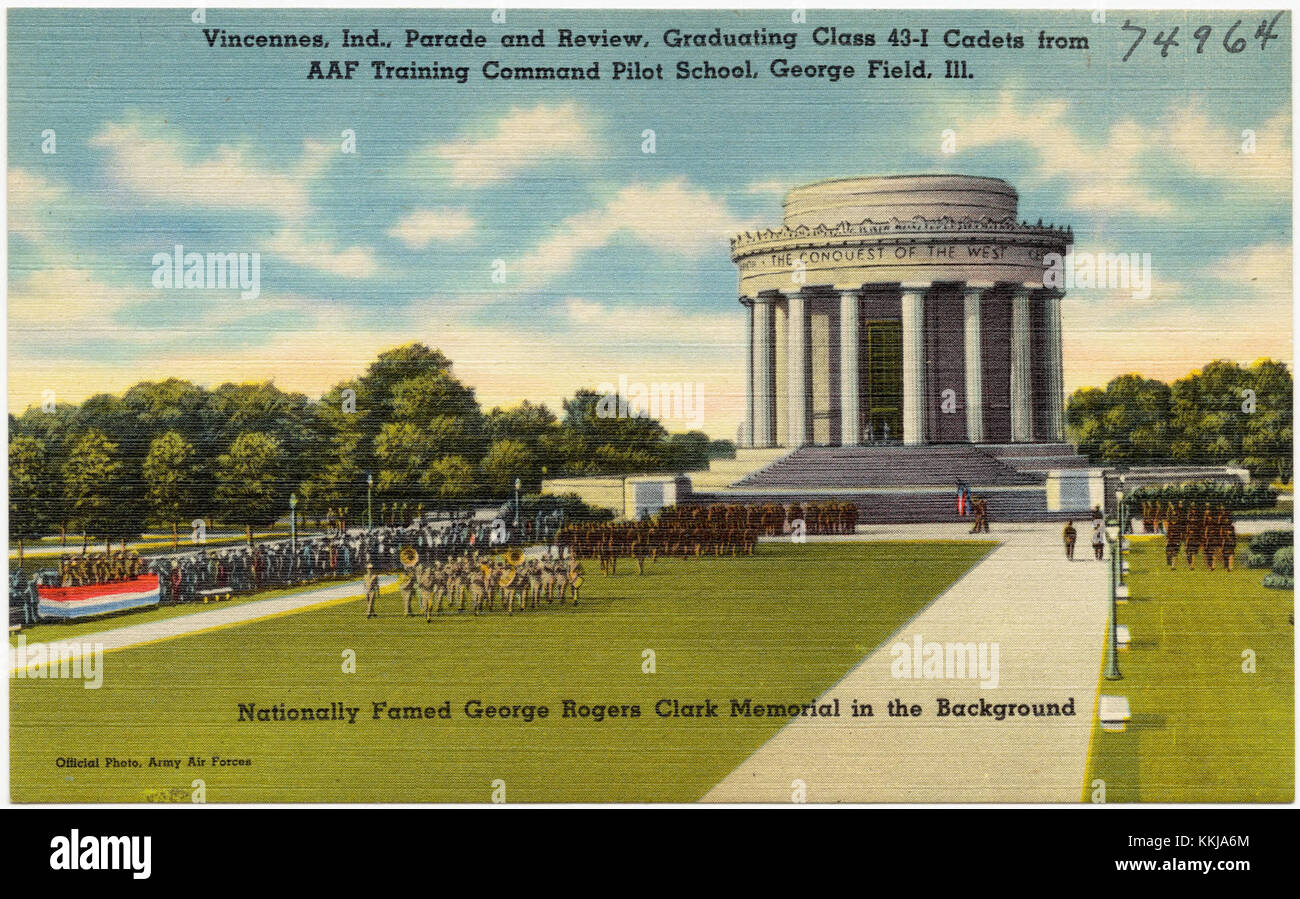 Vincennes, Ind., parade et revue, diplômés de la classe 43-I cadets de l'AAF Training Command Pilot School, George Field, Ill., célèbre au niveau national George Rogers Clark Memorial en arrière-plan (74964) Banque D'Images