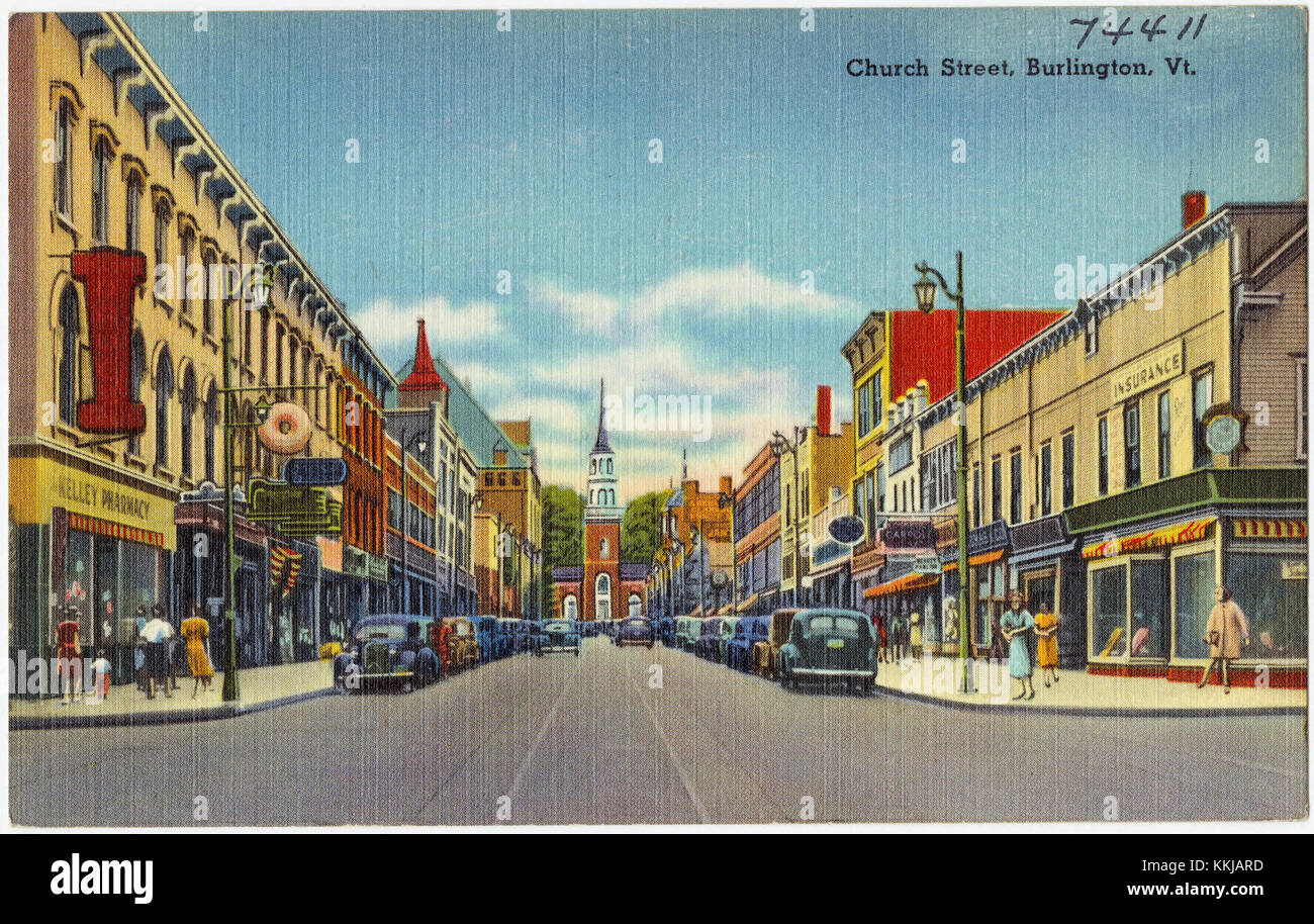 Cette photographie capture Church Street à Burlington, Vermont, une rue populaire connue pour ses boutiques, ses restaurants et son architecture historique. C'est un quartier central dans le centre-ville de Burlington. Banque D'Images