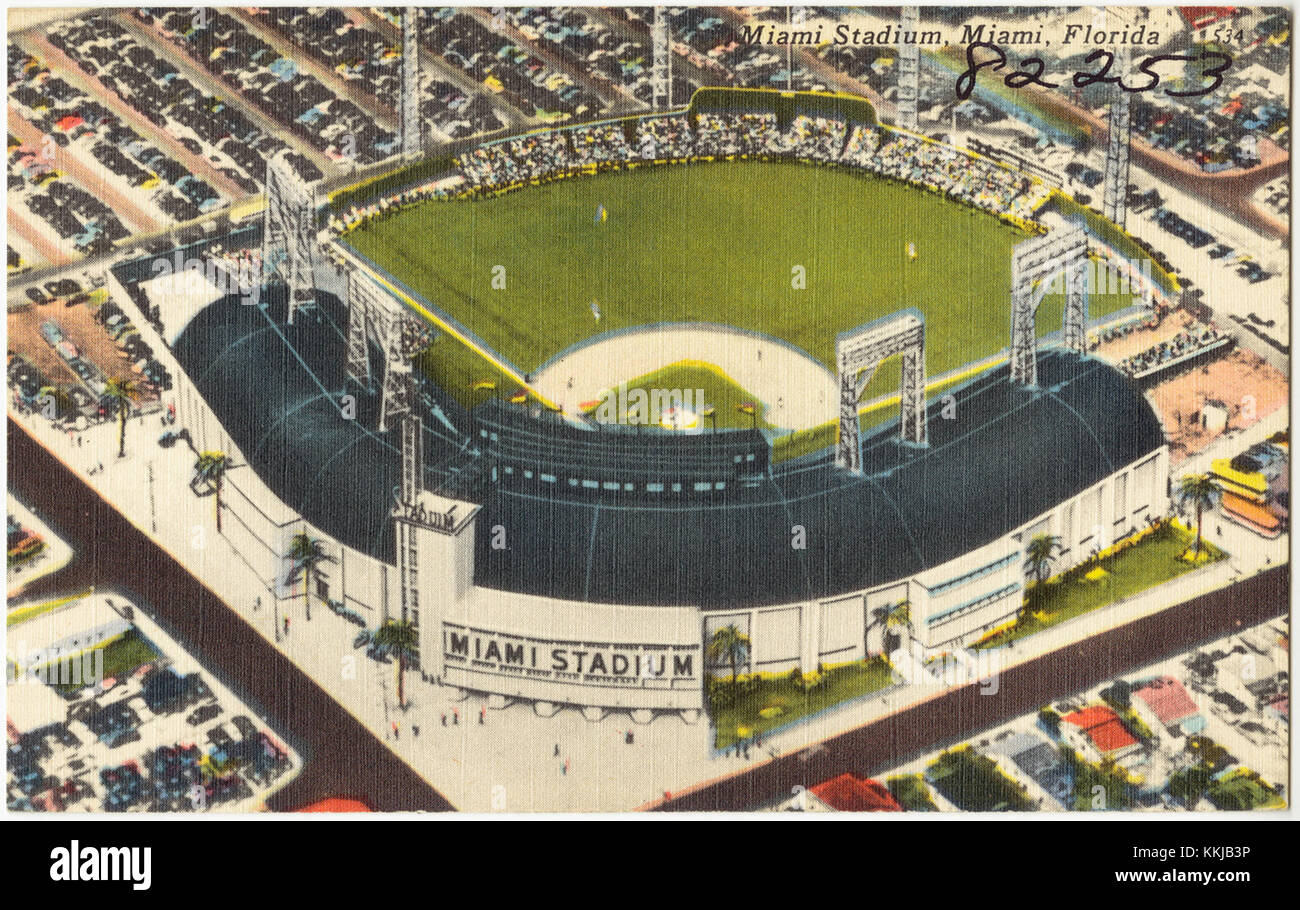 Le Miami Stadium, situé à Miami, en Floride, était un lieu sportif de premier plan utilisé pour le baseball et d'autres événements majeurs. Le stade était au cœur de la culture sportive de Miami’ et a accueilli de nombreux matchs et performances mémorables au cours de ses années actives. Banque D'Images Le Miami Stadium, situé à Miami, en Floride, était un lieu sportif de premier plan utilisé pour le baseball et d'autres événements majeurs. Le stade était au cœur de la culture sportive de Miami’ et a accueilli de nombreux matchs et performances mémorables au cours de ses années actives. Banque D'Images