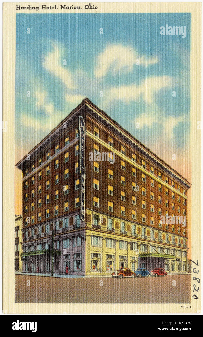 L'hôtel Harding, situé à Marion, Ohio, est un bâtiment historique remarquable pour son architecture du début du XXe siècle. L'hôtel porte le nom de Warren G. Harding, le 29e président des États-Unis, qui a passé du temps à Marion avant sa présidence. Il reste un symbole de l'histoire et de l'architecture locales. Banque D'Images L'hôtel Harding, situé à Marion, Ohio, est un bâtiment historique remarquable pour son architecture du début du XXe siècle. L'hôtel porte le nom de Warren G. Harding, le 29e président des États-Unis, qui a passé du temps à Marion avant sa présidence. Il reste un symbole de l'histoire et de l'architecture locales. Banque D'Images