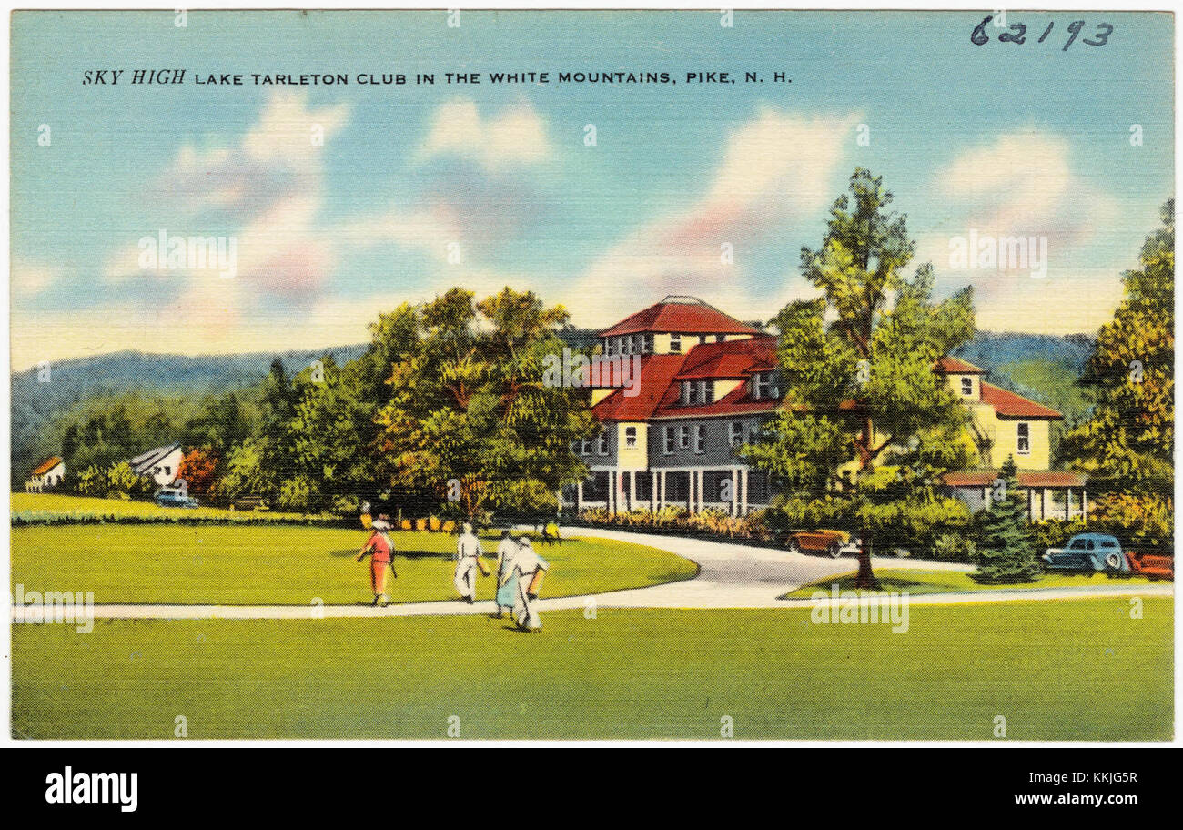 Sky High Lake Tarleton Club, situé dans les montagnes blanches du New Hampshire, est un lieu de loisirs pittoresque connu pour ses belles vues et ses activités de plein air dans la région de Pike. Banque D'Images