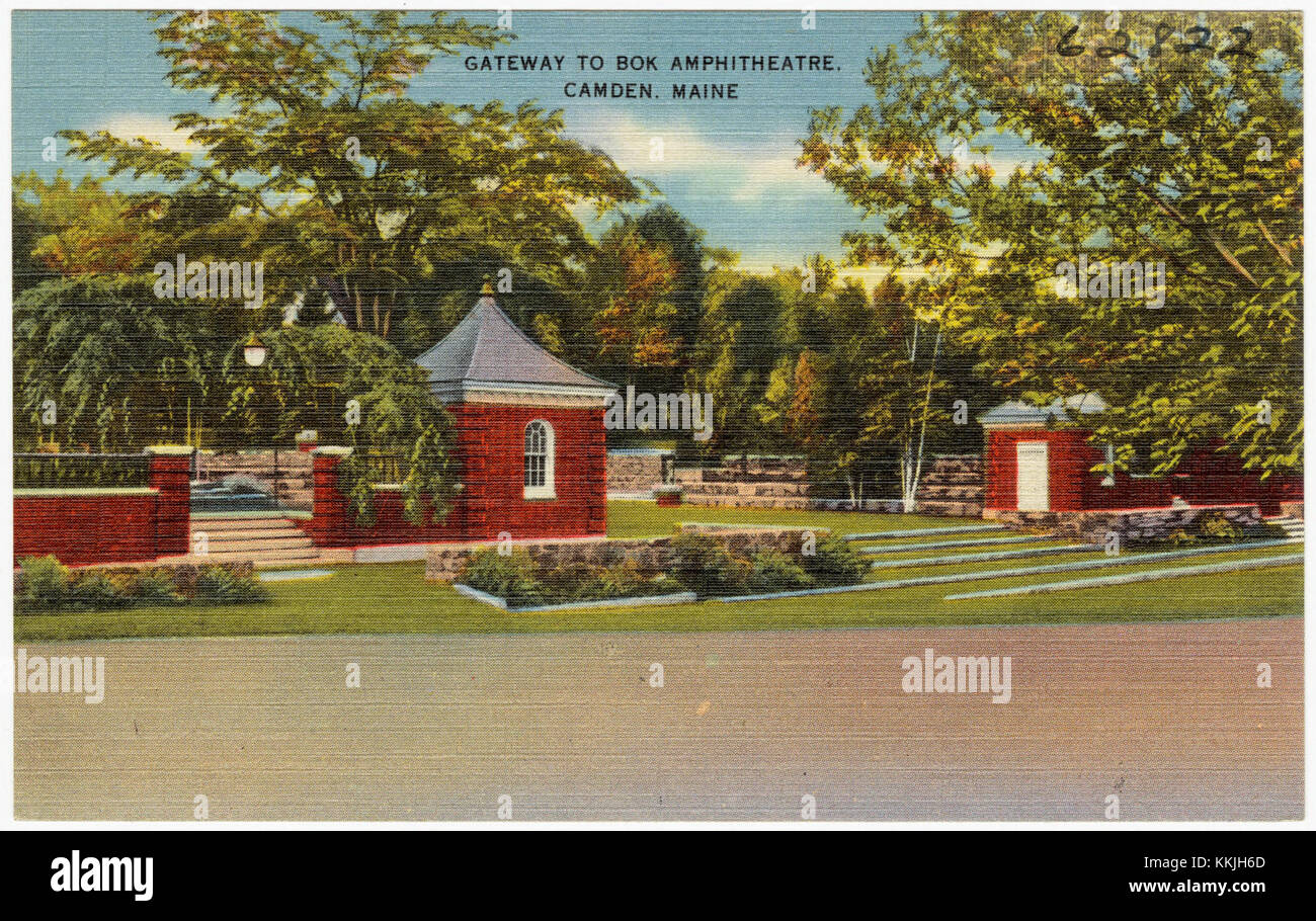 Le Gateway to Bok Amphitheatre à Camden, Maine, est une entrée qui mène les visiteurs à un lieu extérieur renommé pour ses spectacles et événements, connu pour ses vues panoramiques et ses activités culturelles. Banque D'Images