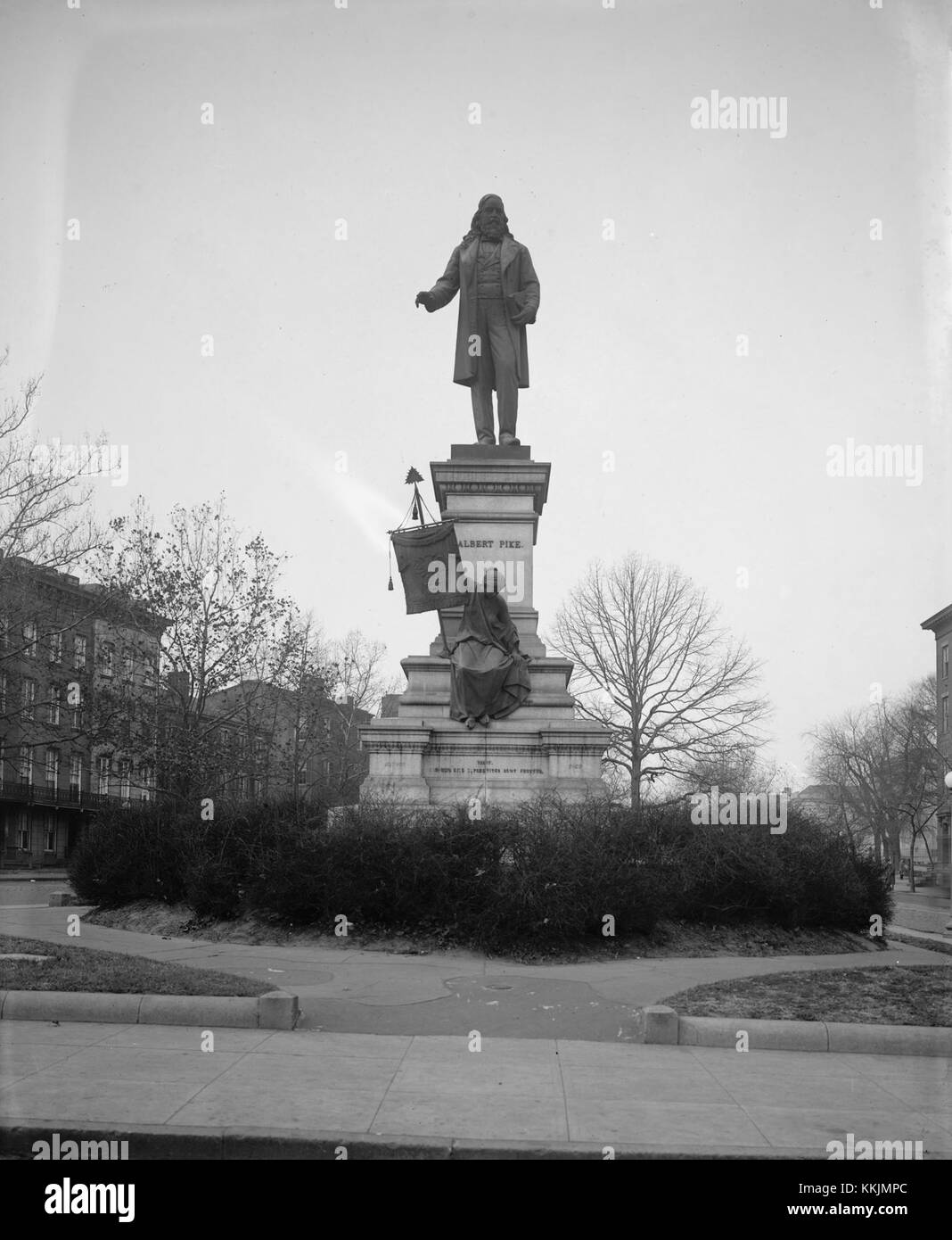 La statue de Pike représente une figure emblématique ou historique, peut-être liée à l'art public ou à l'importance culturelle dans son emplacement respectif. Banque D'Images