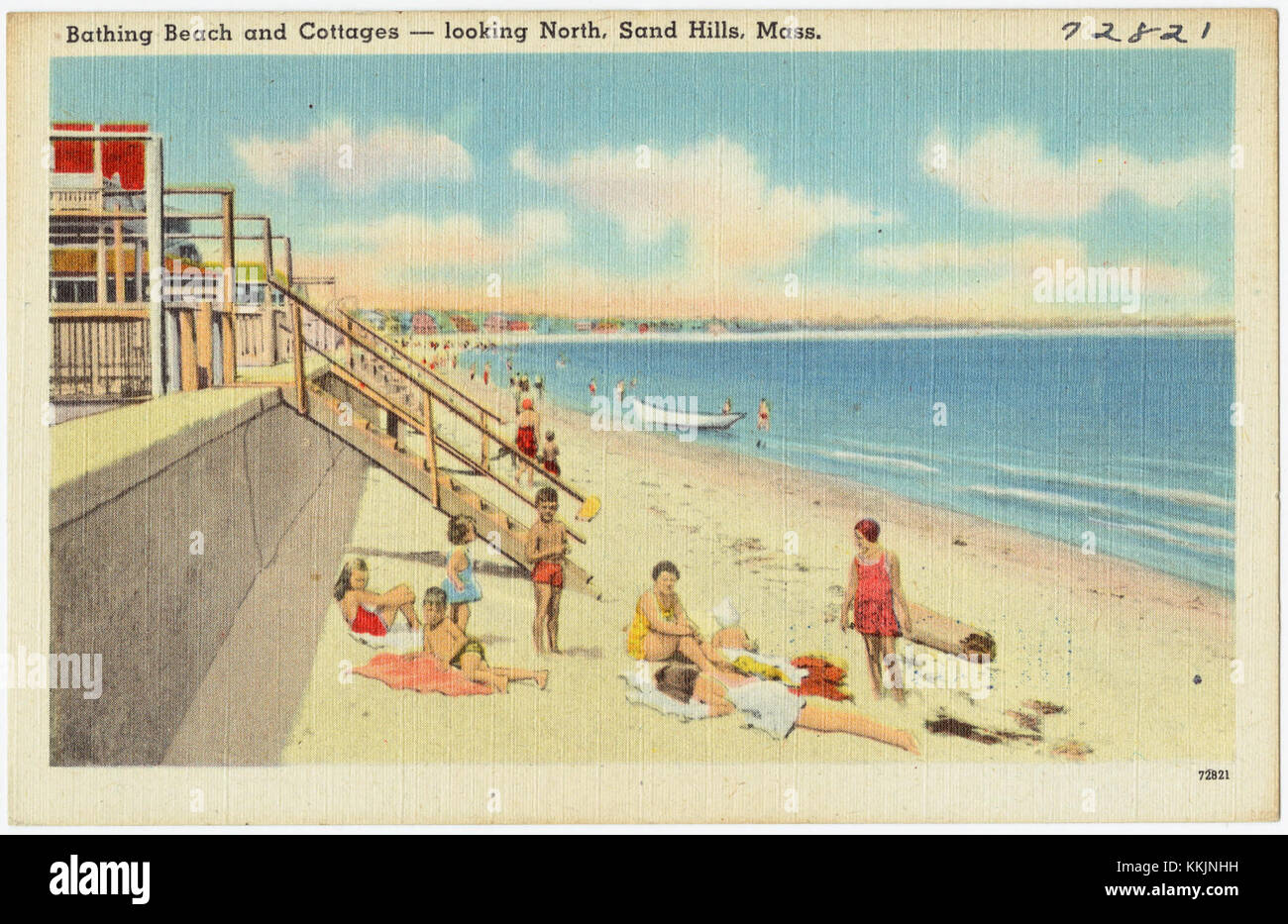 Une vue panoramique d'une plage et de chalets côtiers à Sand Hills, Massachusetts, montrant un rivage récréatif et des maisons de vacances. Banque D'Images
