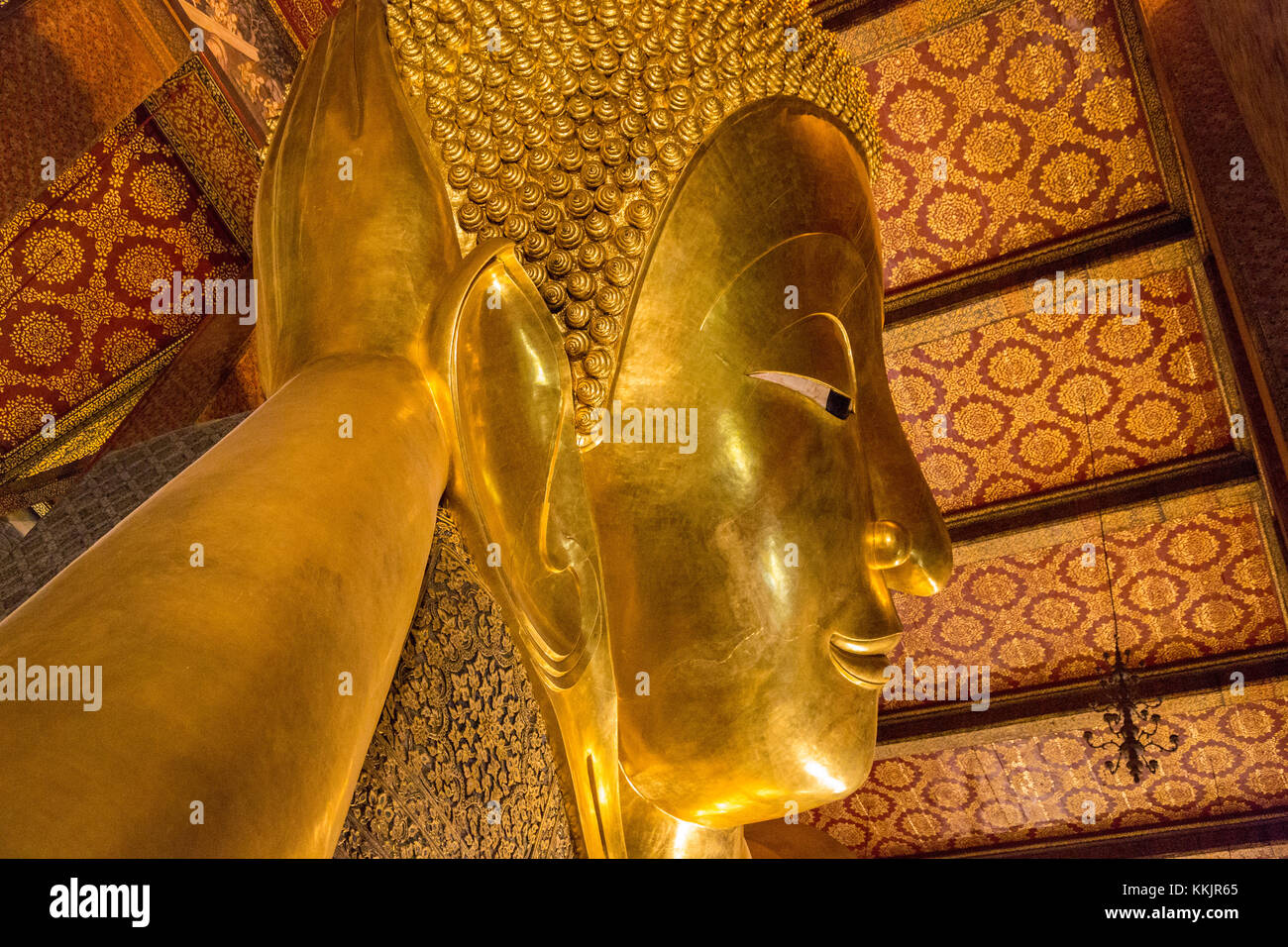 Bangkok, Thaïlande. Bouddha couché, Wat Pho temple complexe. Banque D'Images