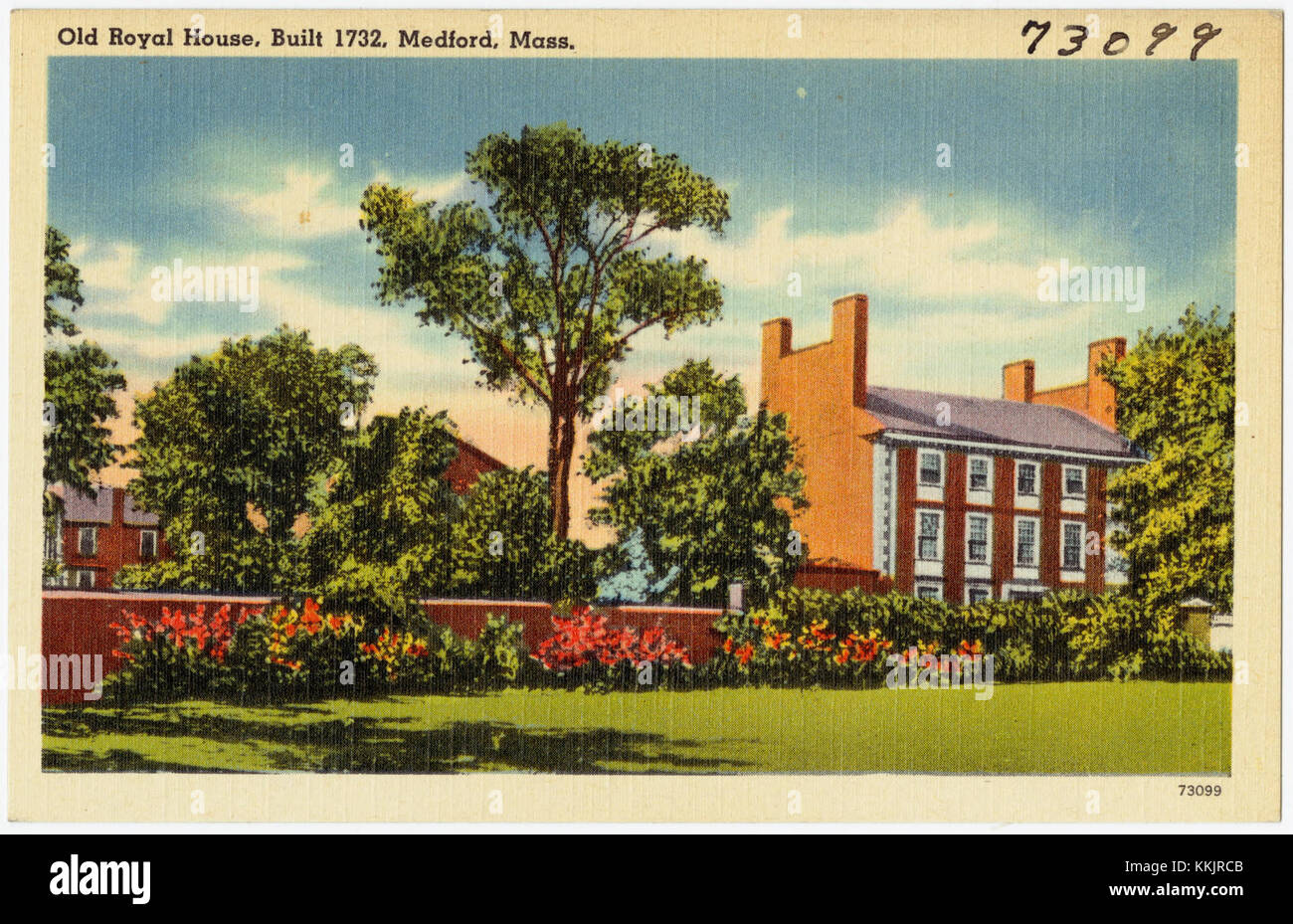 L'Old Royal House, construit en 1732, est un bâtiment historique situé à Medford, Massachusetts. Il a servi de structure importante pendant la période coloniale et représente l'architecture américaine primitive. Banque D'Images