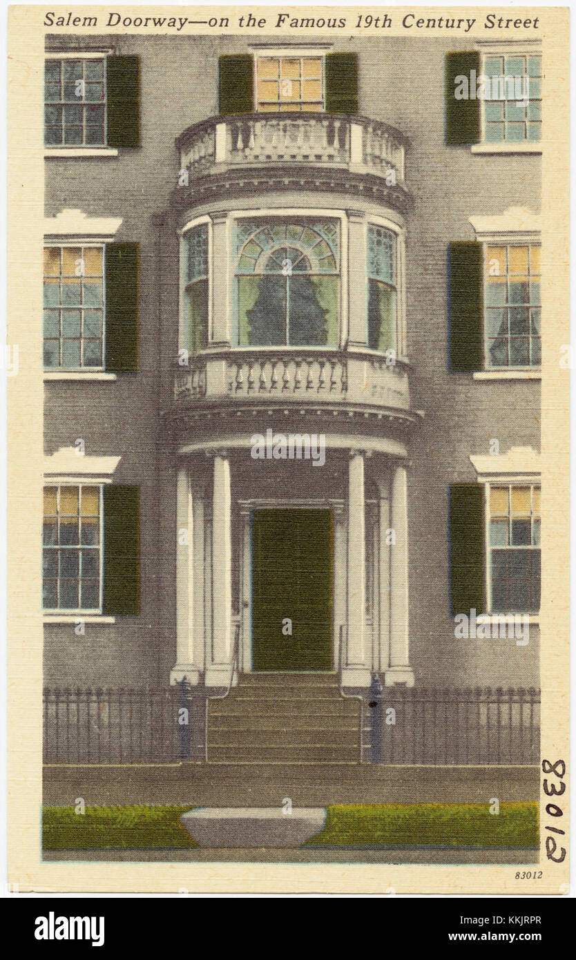 La porte de Salem, située sur une célèbre rue du XIXe siècle, est une caractéristique architecturale qui illustre le charme historique de Salem, Massachusetts. La porte représente l’architecture coloniale et fédérale qui caractérise une grande partie du quartier historique de la ville. Banque D'Images