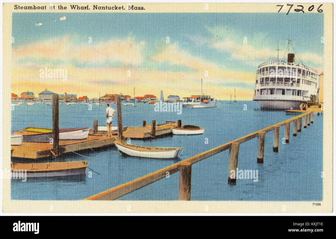Un bateau à vapeur est amarré au quai de Nantucket, Massachusetts, avec le numéro de référence historique 77206. Banque D'Images