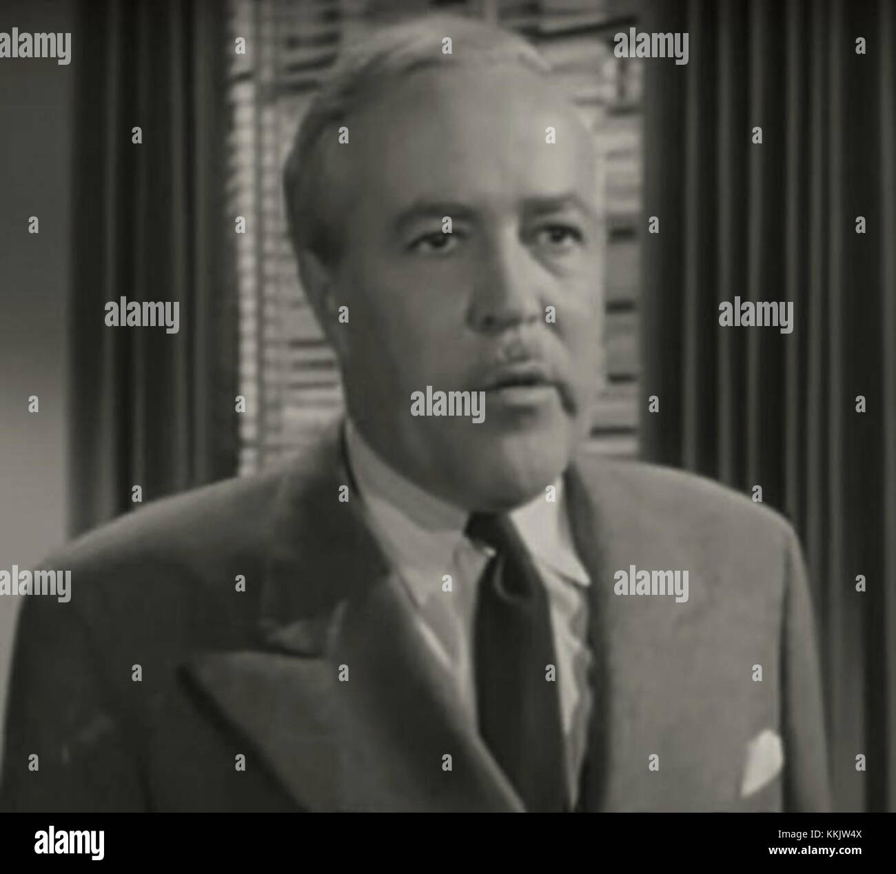 Howard Wendell est apparu dans la bande-annonce de The Big Heat, un thriller policier réalisé en 1953 par Fritz Lang, dans lequel Glenn Ford joue le rôle d'un flic cherchant à se venger après le meurtre de sa femme. Banque D'Images